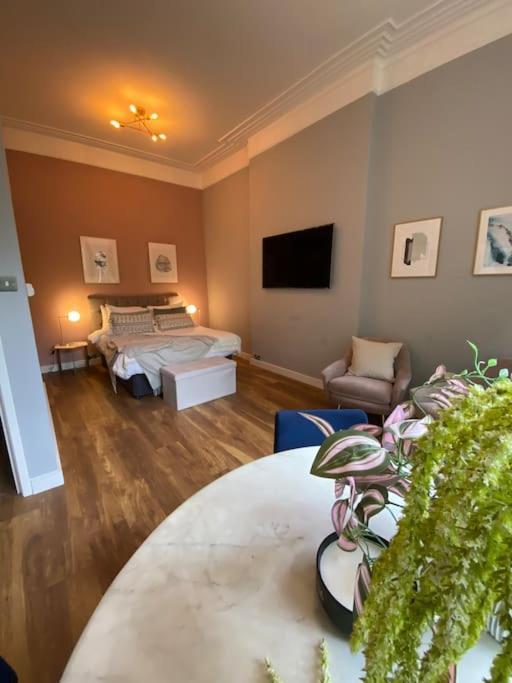 Stylish Studio For 3 Near Regents Park N4 ロンドン エクステリア 写真
